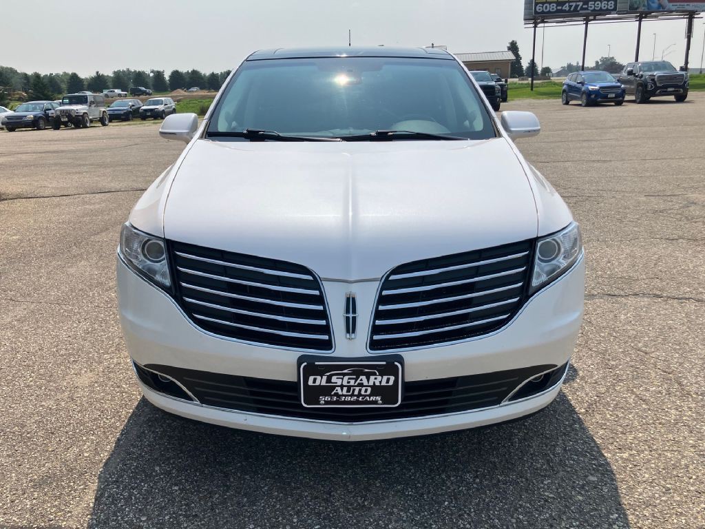 2019 Lincoln MKT Image 5