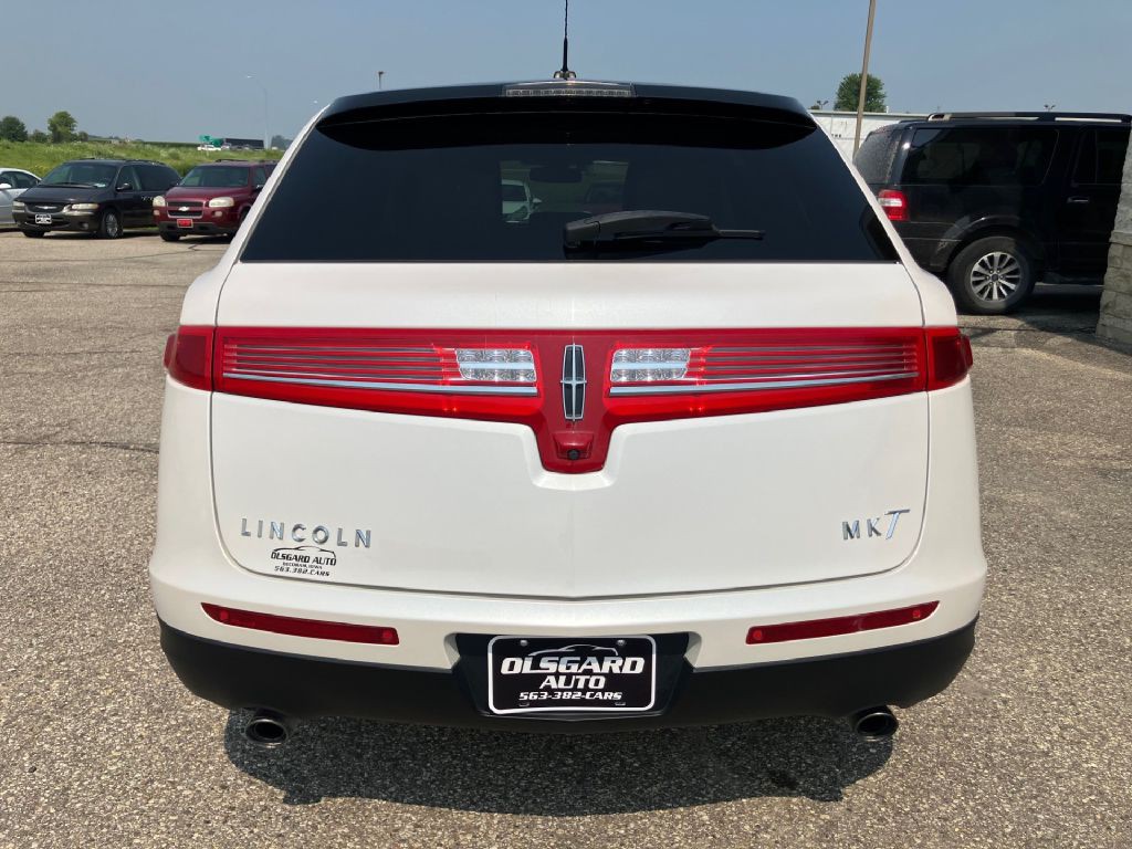2019 Lincoln MKT Image 6