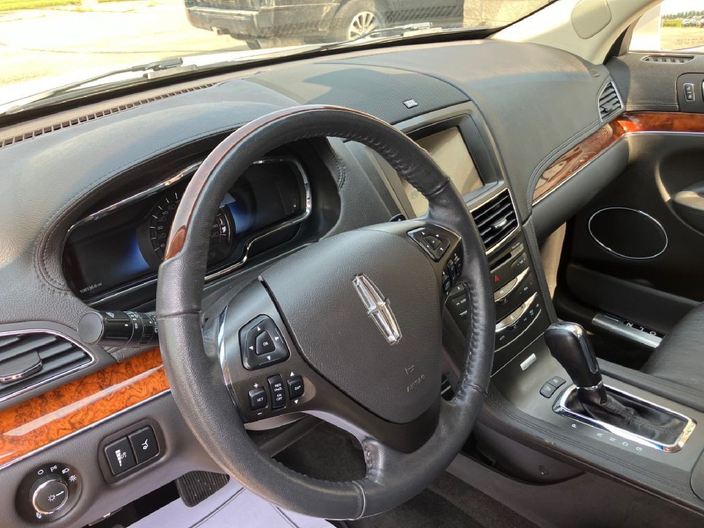 2019 Lincoln MKT Image 7