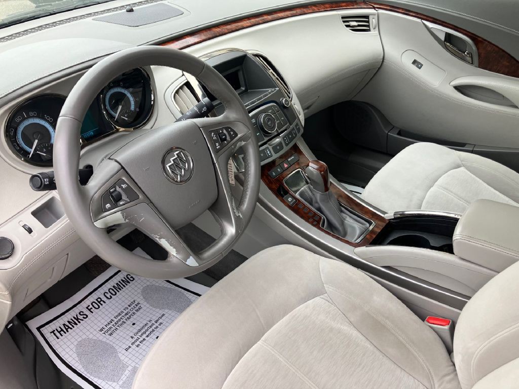 2010 Buick Lacrosse Image 7