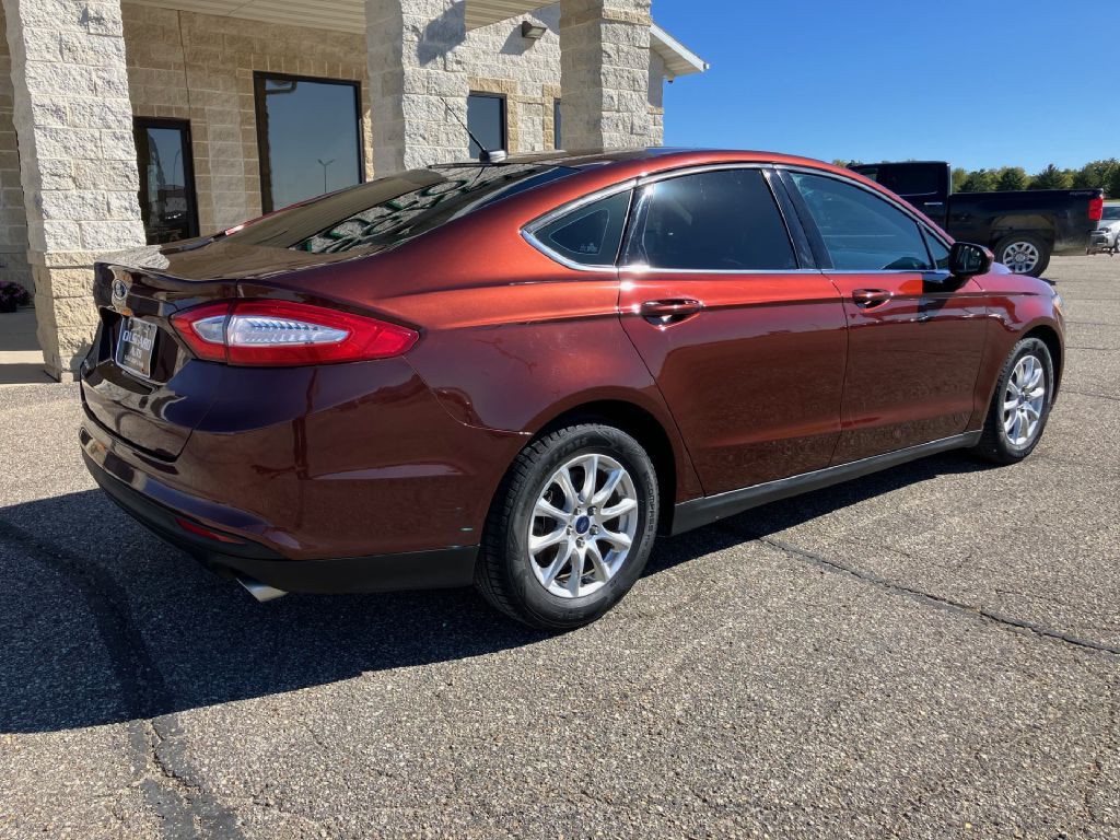 2015 Ford Fusion Image 2