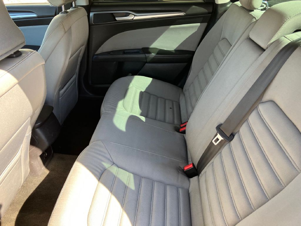 2015 Ford Fusion Image 8