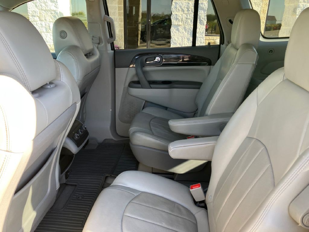 2017 Buick Enclave Image 8