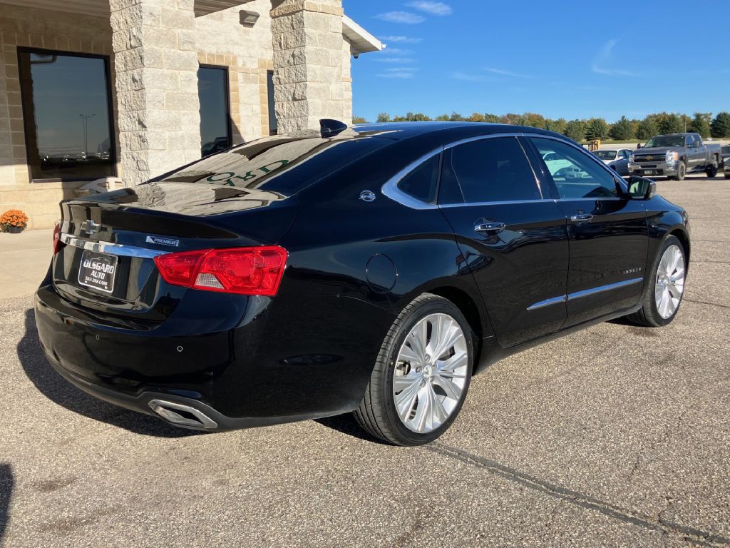 2015 Chevrolet Impala Image 2