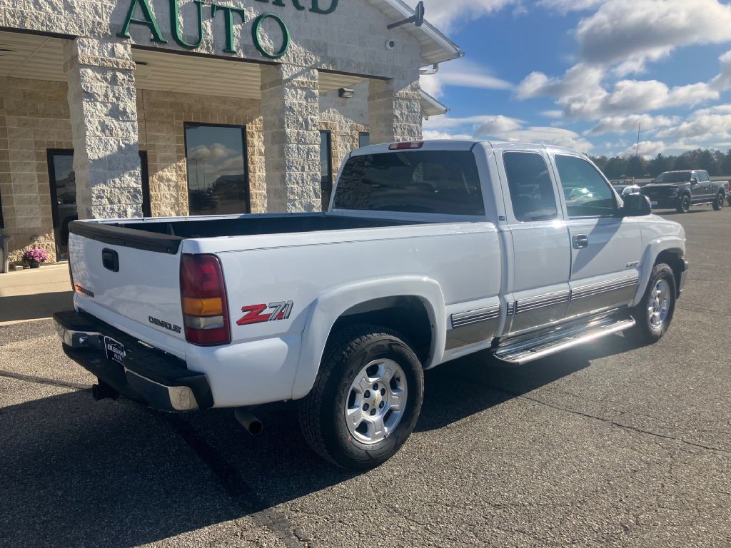 2000 Chevrolet Silverado 1500 Image 2