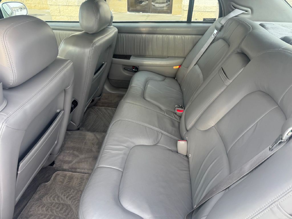 2004 Buick Park Avenue Image 8