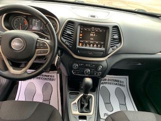 2017 Jeep Cherokee Image 6