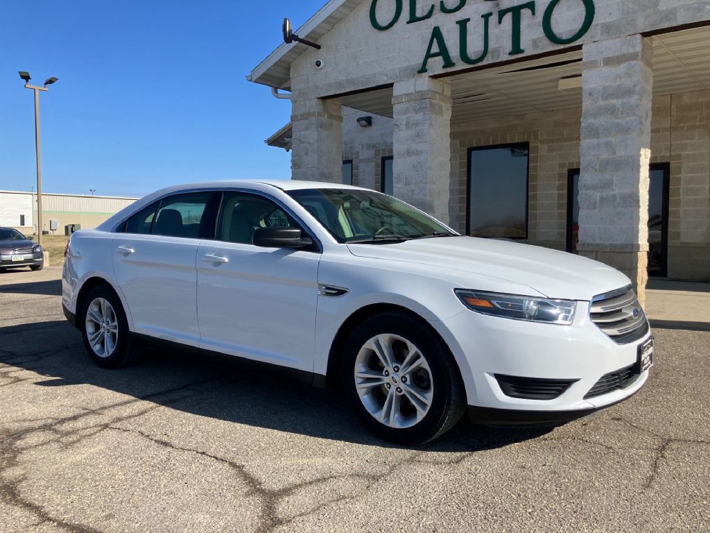 2015 Ford Taurus Image 1