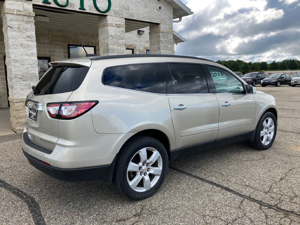 2016 Chevrolet Traverse Image 2