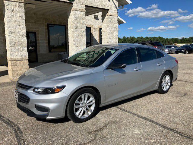 2017 Chevrolet Malibu Image 3
