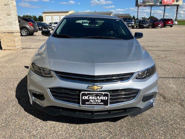 2017 Chevrolet Malibu Image 5