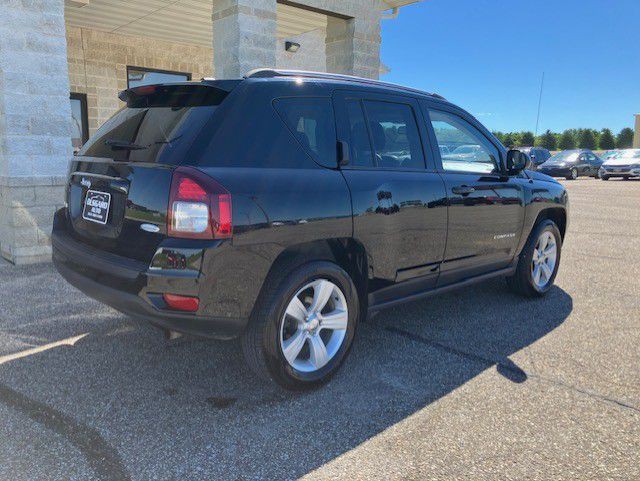 2017 Jeep Compass Image 2