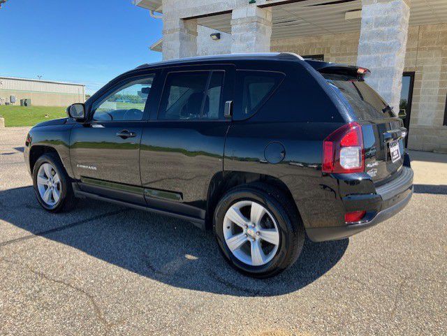 2017 Jeep Compass Image 4