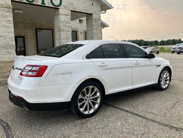 2018 Ford Taurus Image 2
