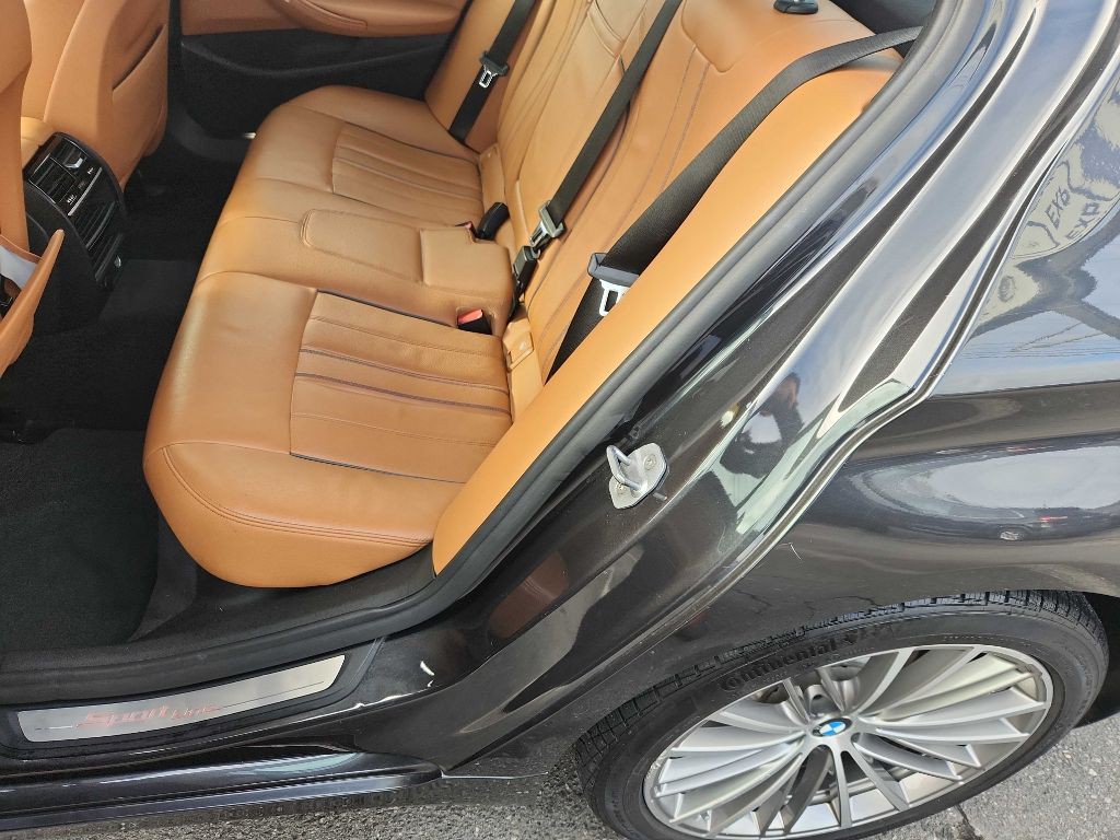 2018 BMW 5 Series Image 21