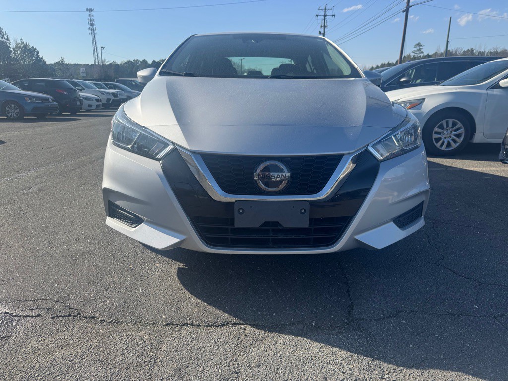 2021 Nissan Versa Image 2