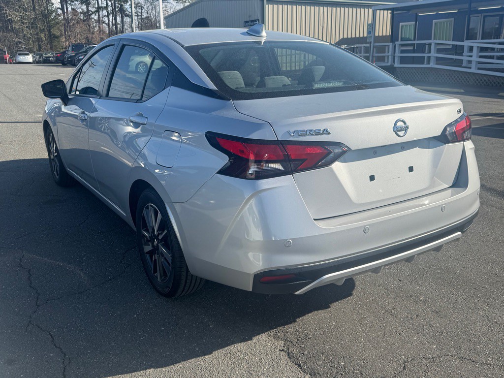 2021 Nissan Versa Image 5
