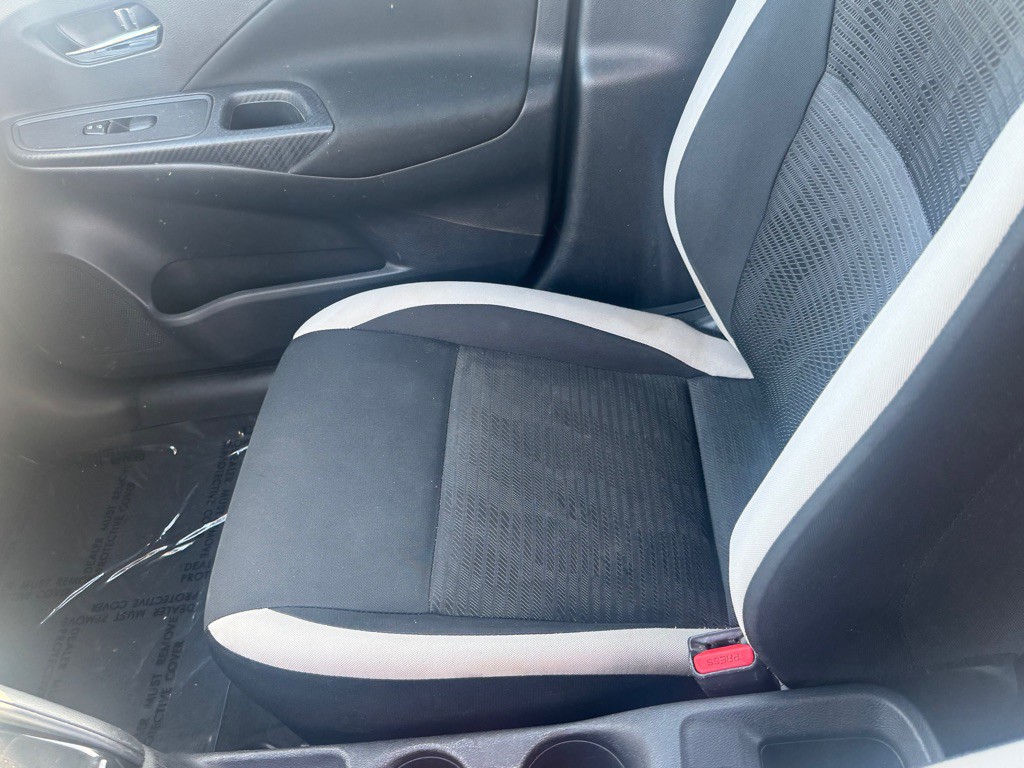 2021 Nissan Versa Image 8