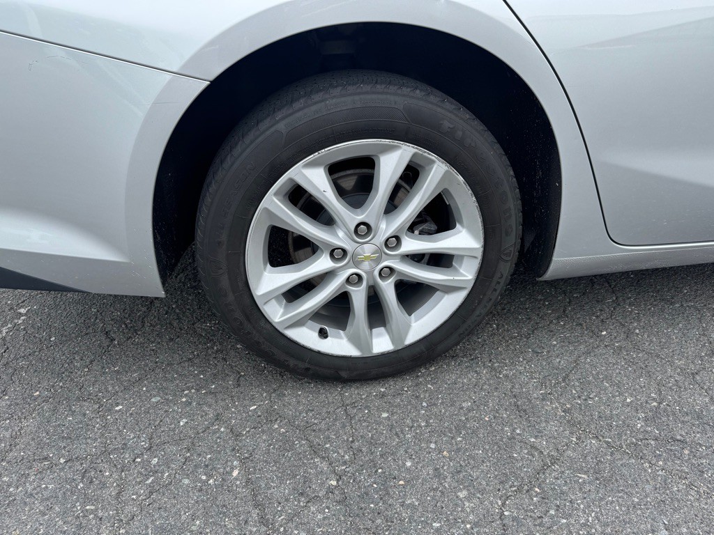 2018 Chevrolet Malibu Image 16
