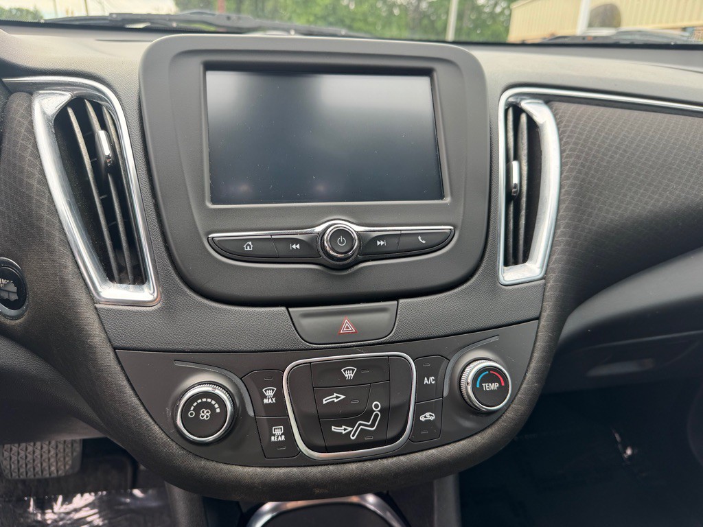 2018 Chevrolet Malibu Image 21