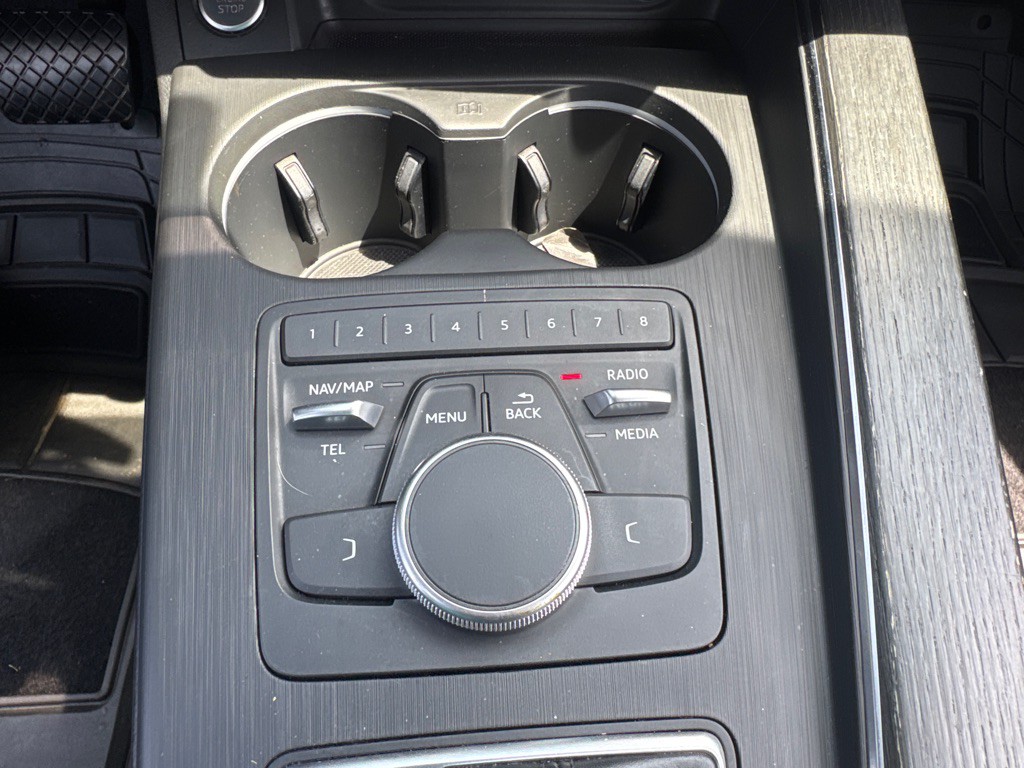 2017 Audi A4 Image 11