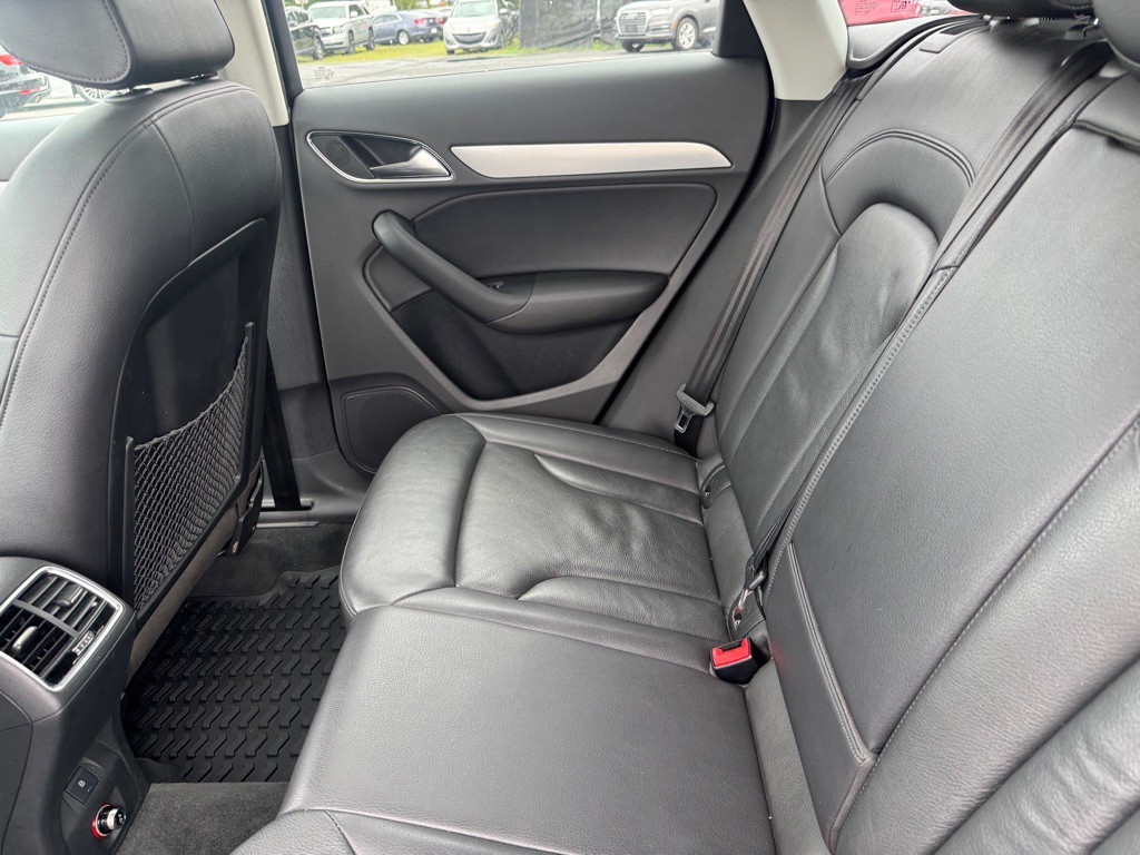 2016 Audi Q3 Image 12