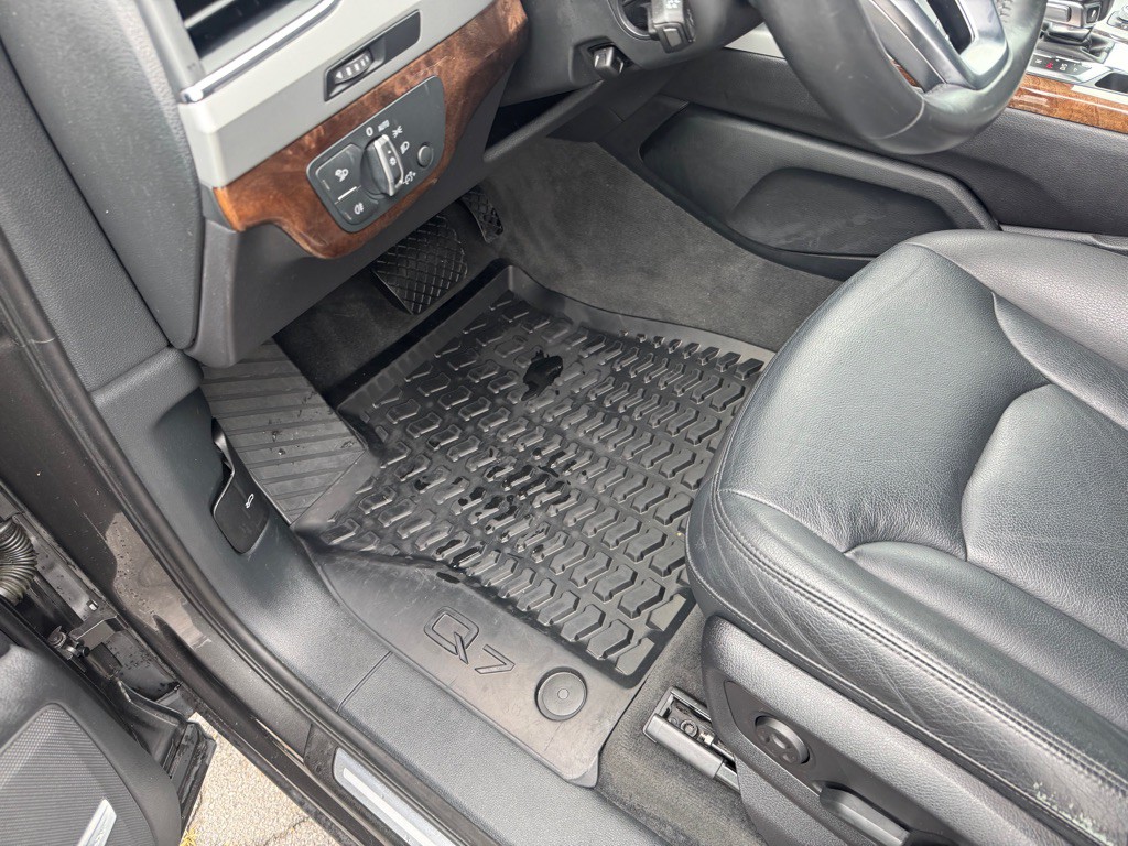 2018 Audi Q7 Image 9