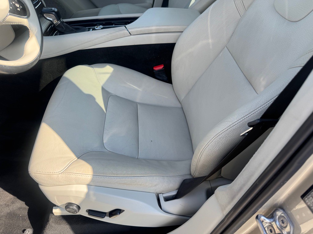 2016 Volvo XC90 Image 21