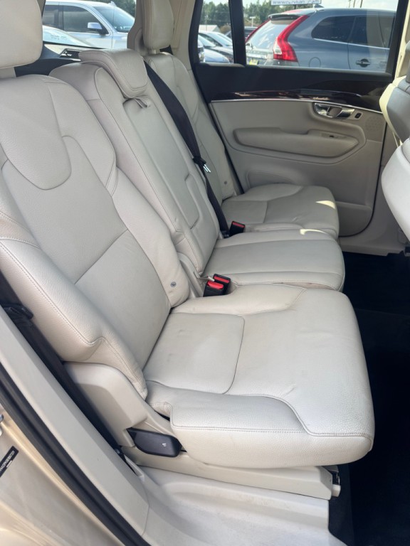 2016 Volvo XC90 Image 24