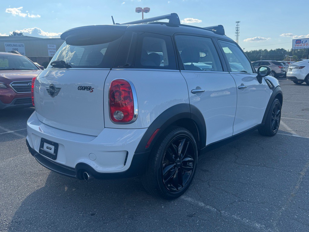 2015 MINI Cooper Image 7