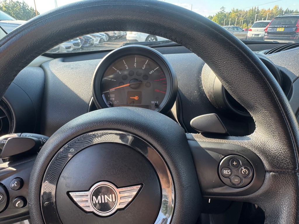 2015 MINI Cooper Image 11