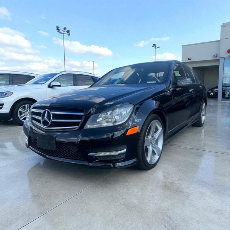 2014 Mercedes-Benz C-Class Image 1
