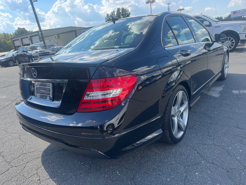 2014 Mercedes-Benz C-Class Image 3