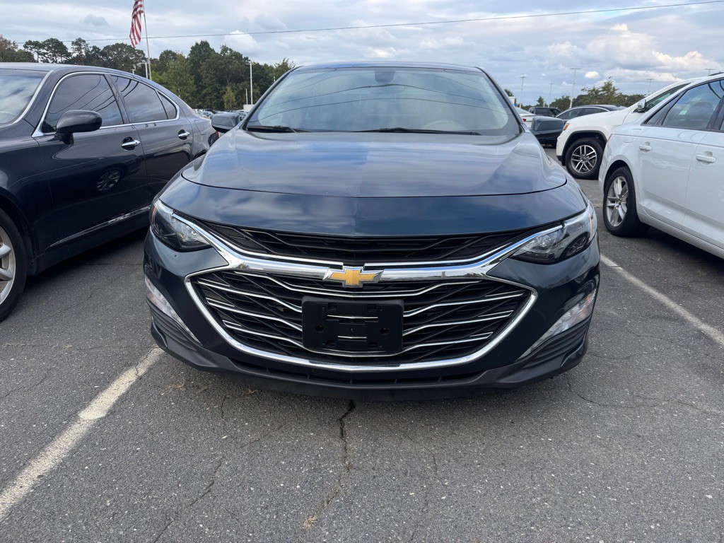 2021 Chevrolet Malibu Image 2