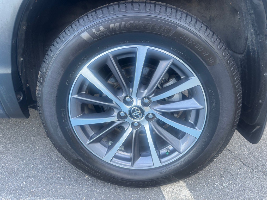 2018 Toyota Highlander Image 17