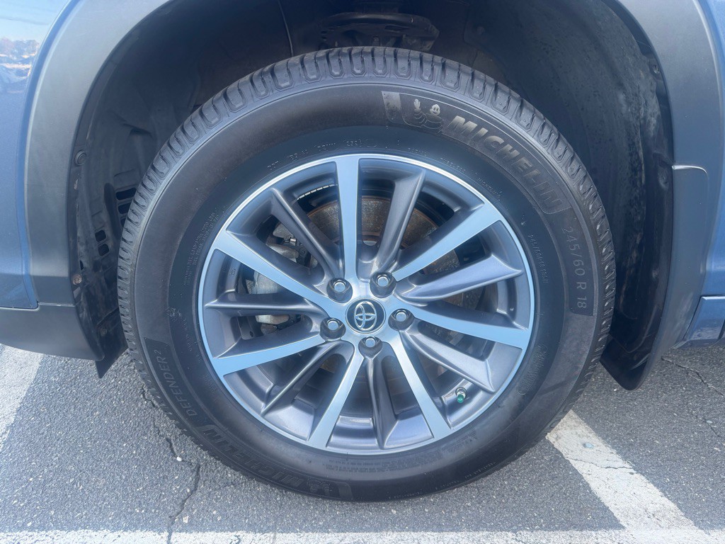 2018 Toyota Highlander Image 18
