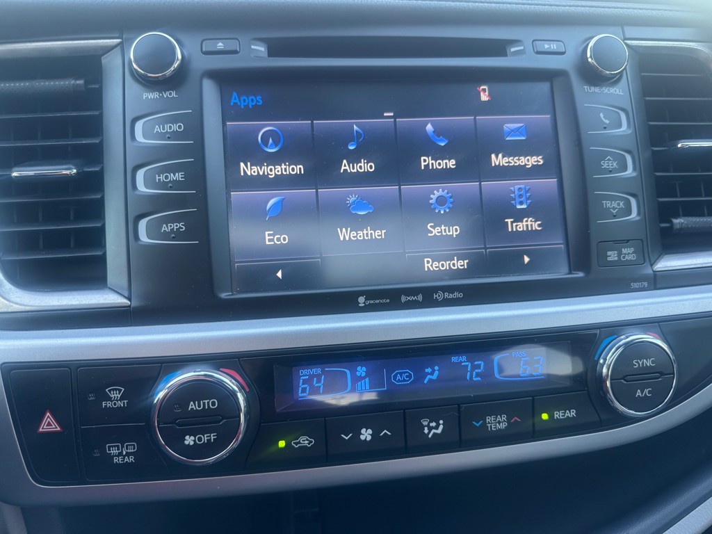 2018 Toyota Highlander Image 26