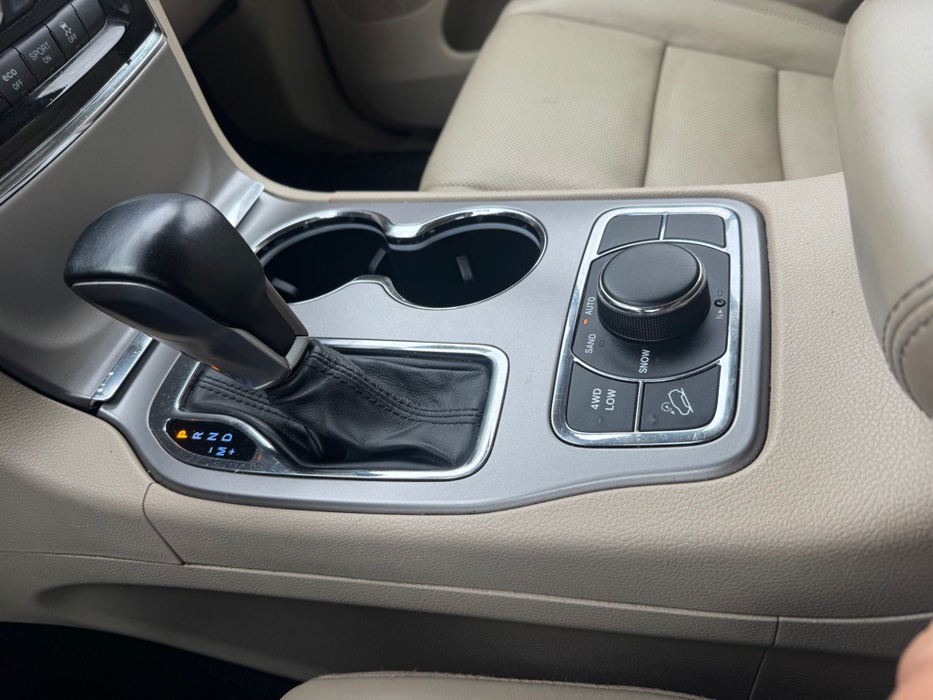 2020 Jeep Grand Cherokee Image 16