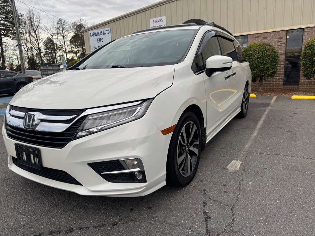 2018 Honda Odyssey Image 1
