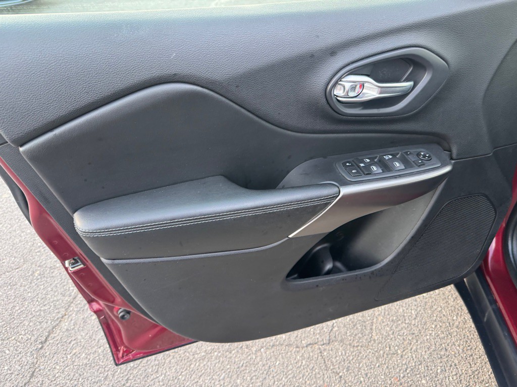 2020 Jeep Cherokee Image 10