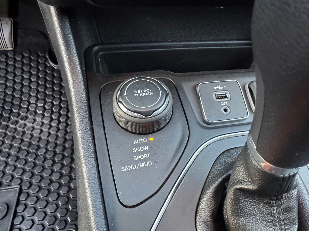 2020 Jeep Cherokee Image 16