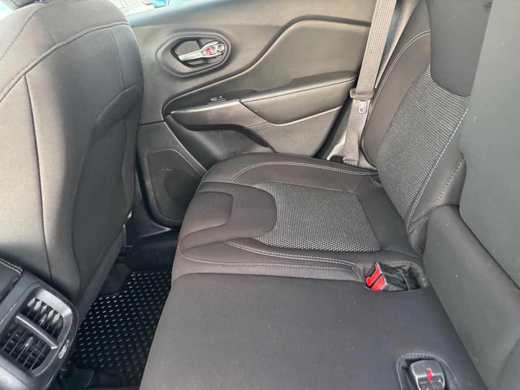 2020 Jeep Cherokee Image 18