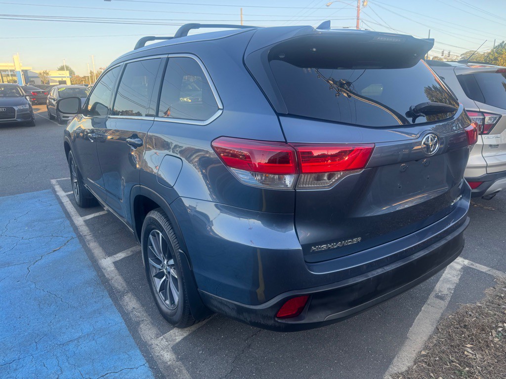 2018 Toyota Highlander Image 6