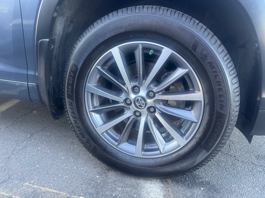 2018 Toyota Highlander Image 19