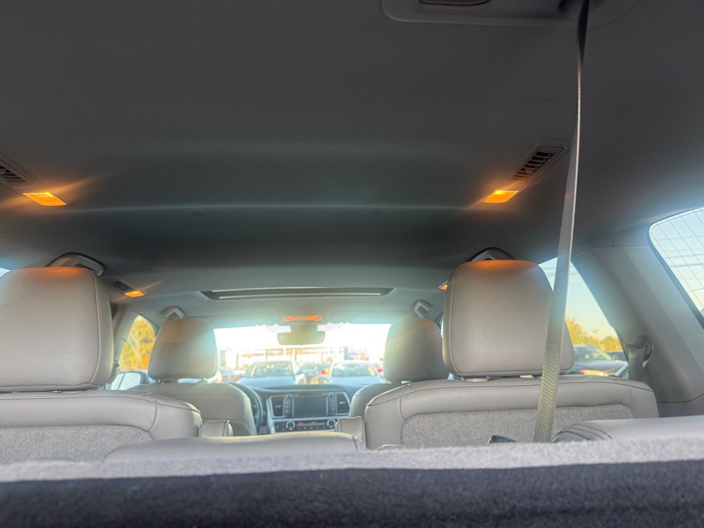 2018 Toyota Highlander Image 22