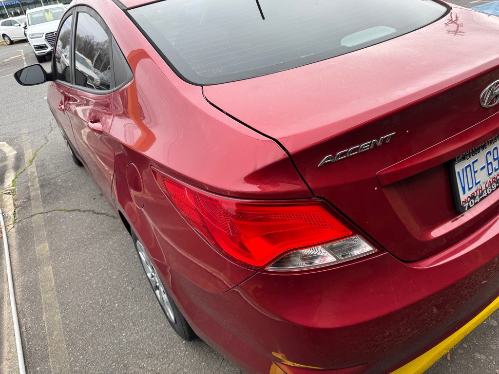 2017 Hyundai Accent Image 5