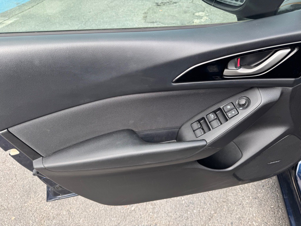 2015 Mazda Mazda3 Image 9