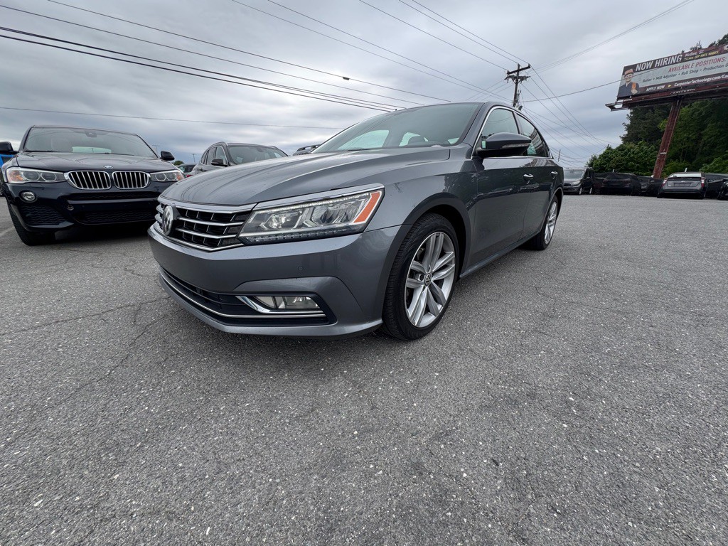 2018 Volkswagen Passat Image 1