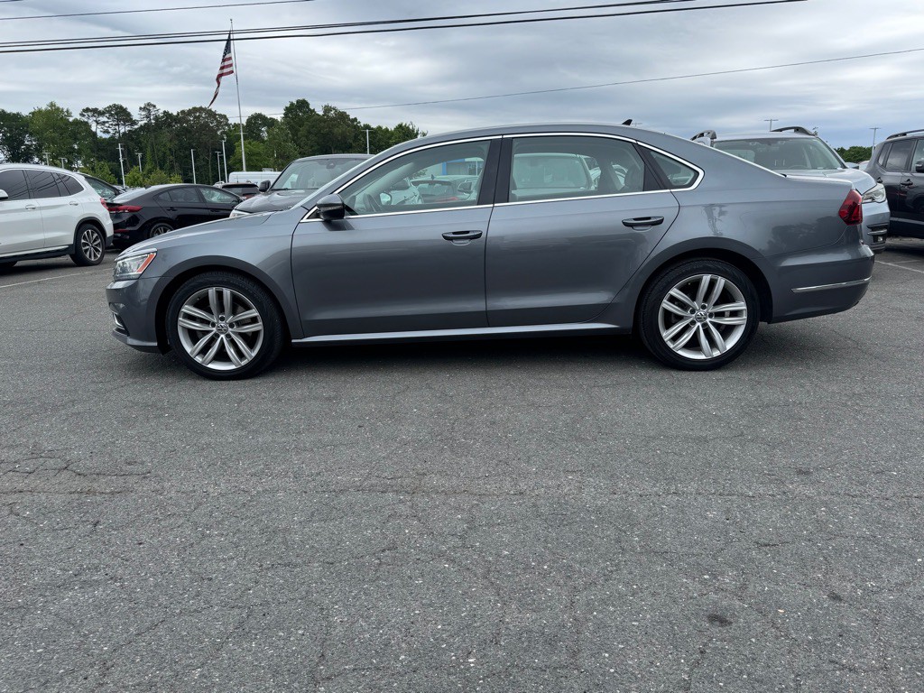 2018 Volkswagen Passat Image 8