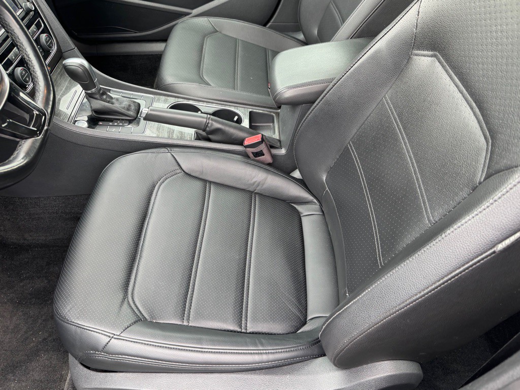 2018 Volkswagen Passat Image 10